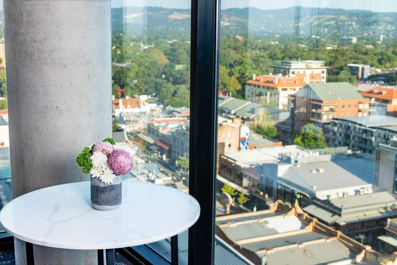 Отель Crowne Plaza Adelaide By Ihg Экстерьер фото